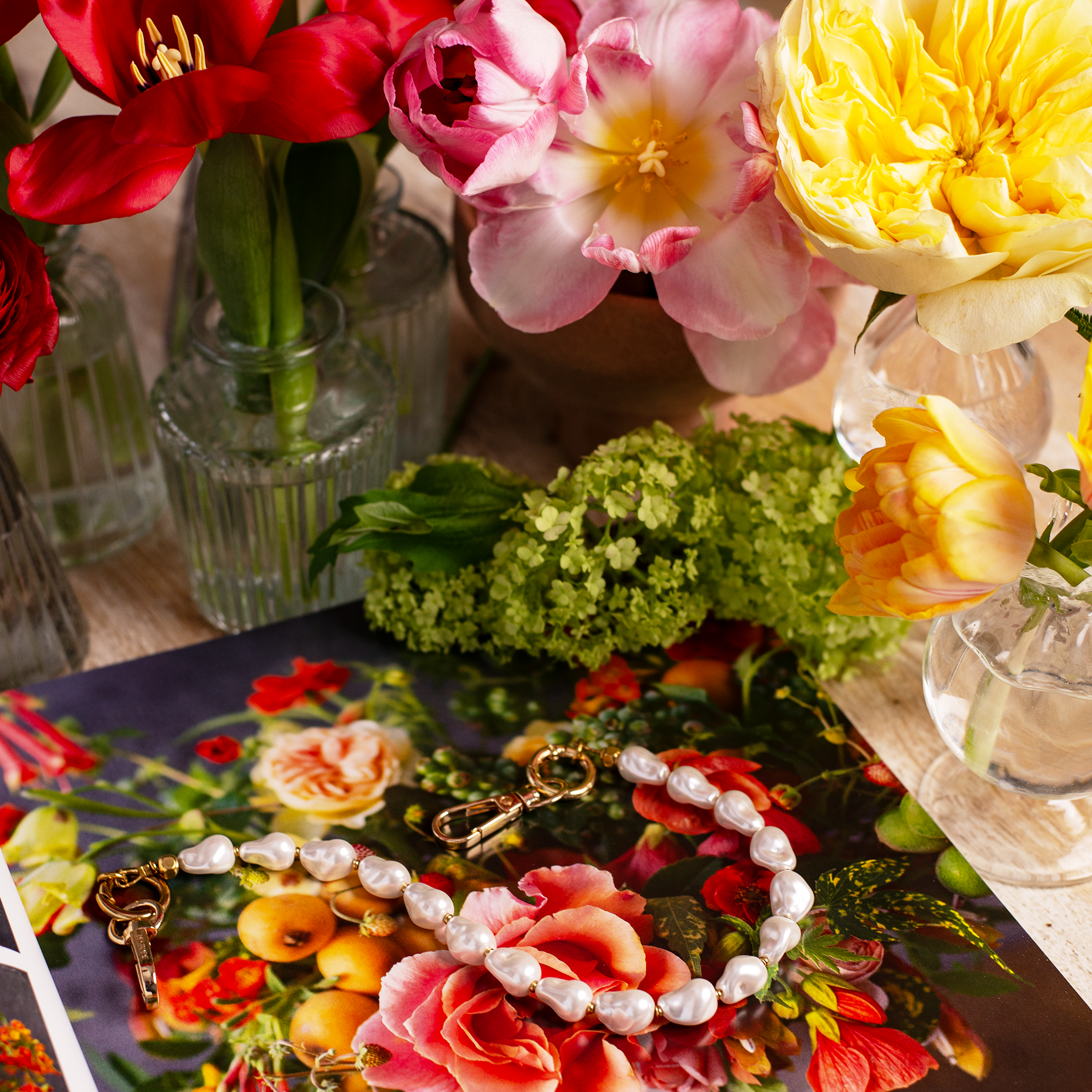 GRAZIA – Strap pentru telefon cu perle sintetice