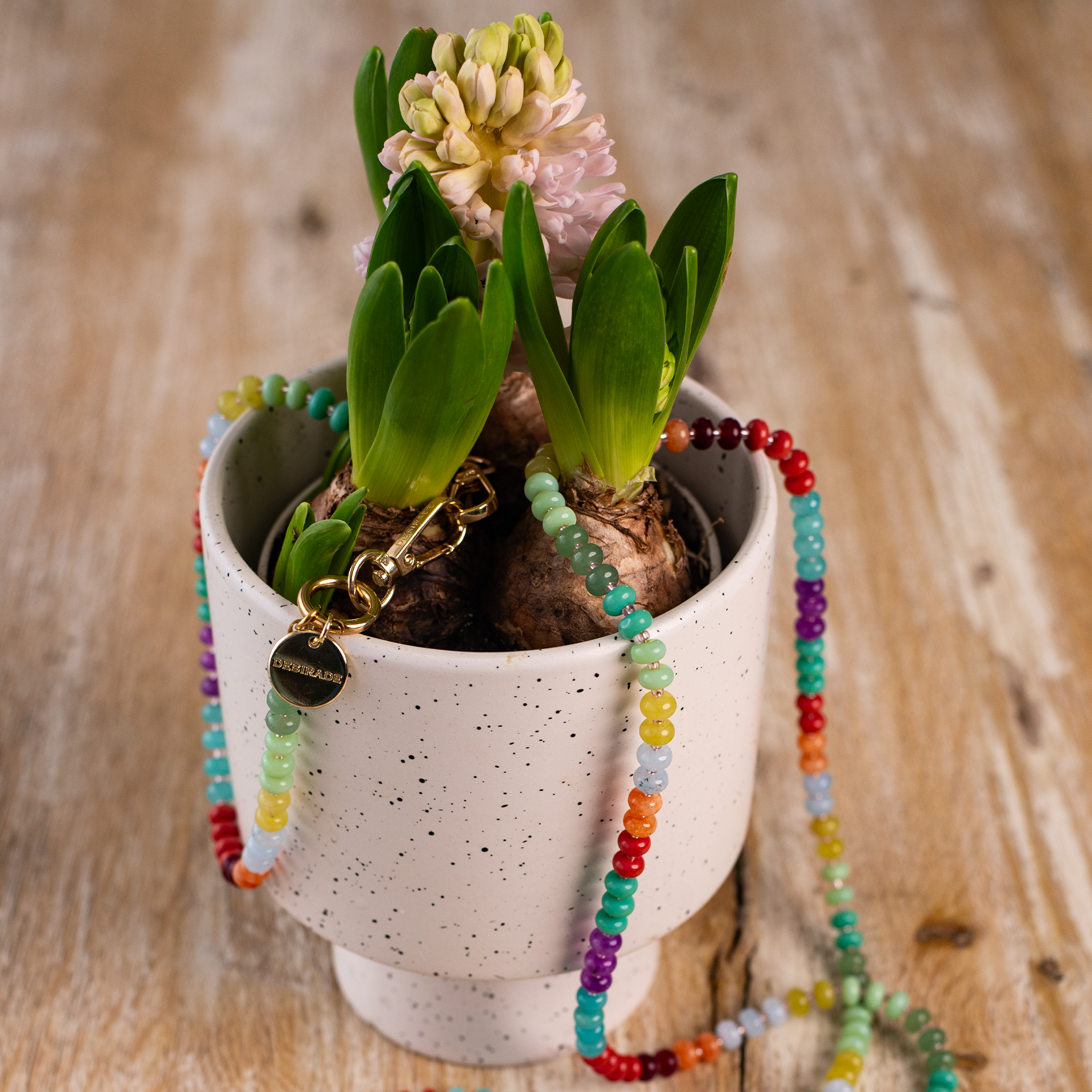 VIA DEI COLORI – Strap pentru telefon din pietre naturale 32cm