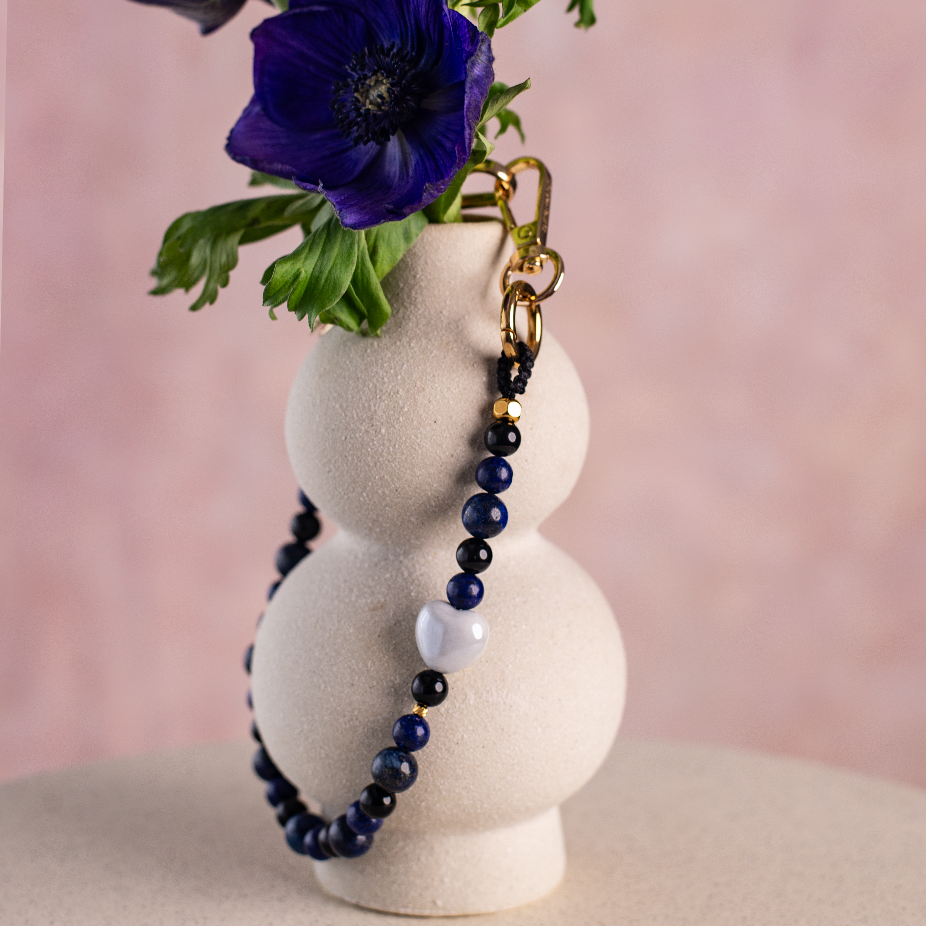 KARMEN NOTTE – Strap din pietre naturale pentru telefon 32cm