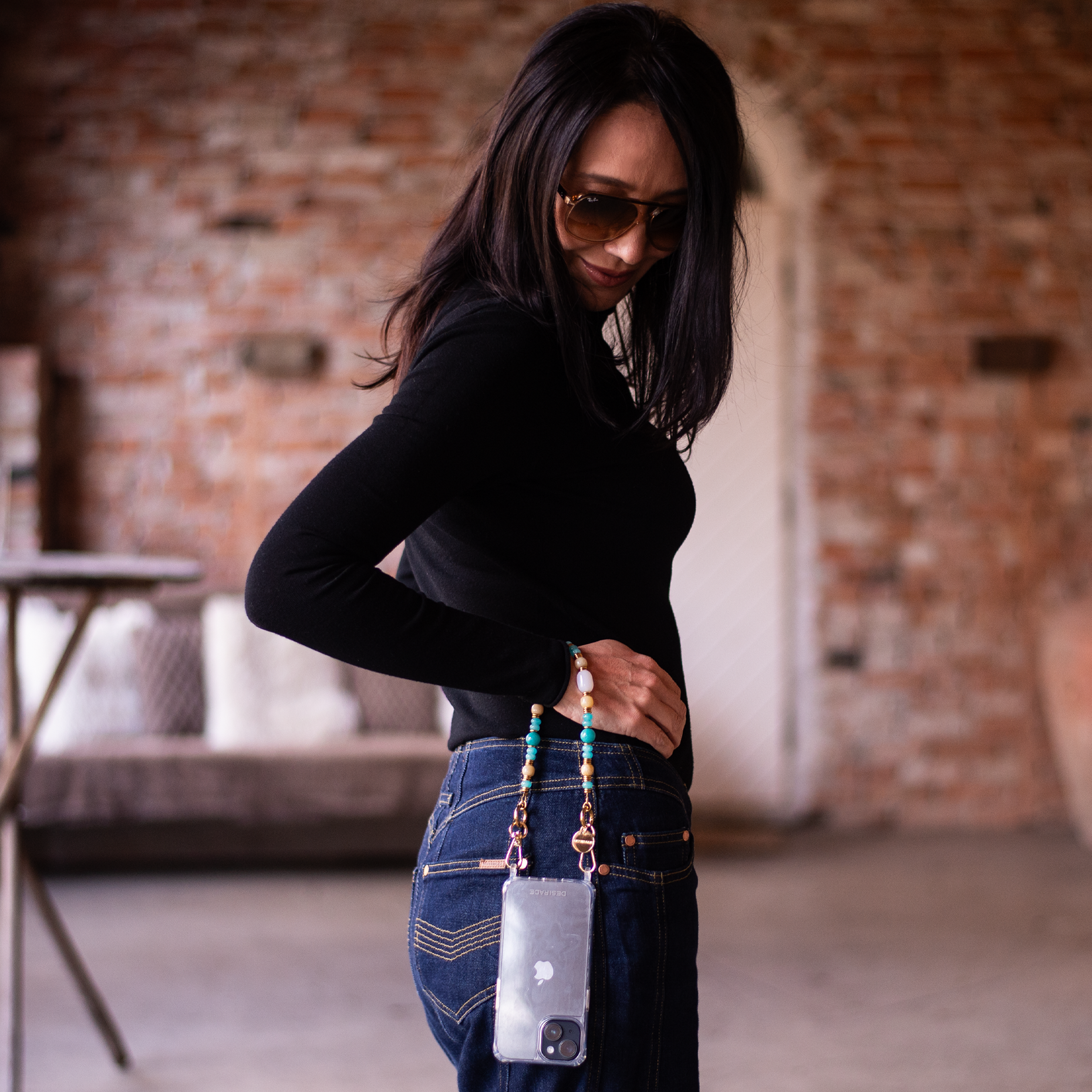 VIA AZZURA – Strap pentru telefon din pietre naturale