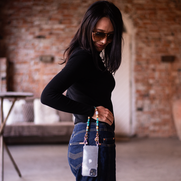 VIA AZZURA – Strap pentru telefon din pietre naturale